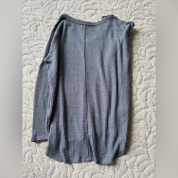 Forever 21 Oversized Gray Waffle Sweater Size Small - Picture 3 of 3